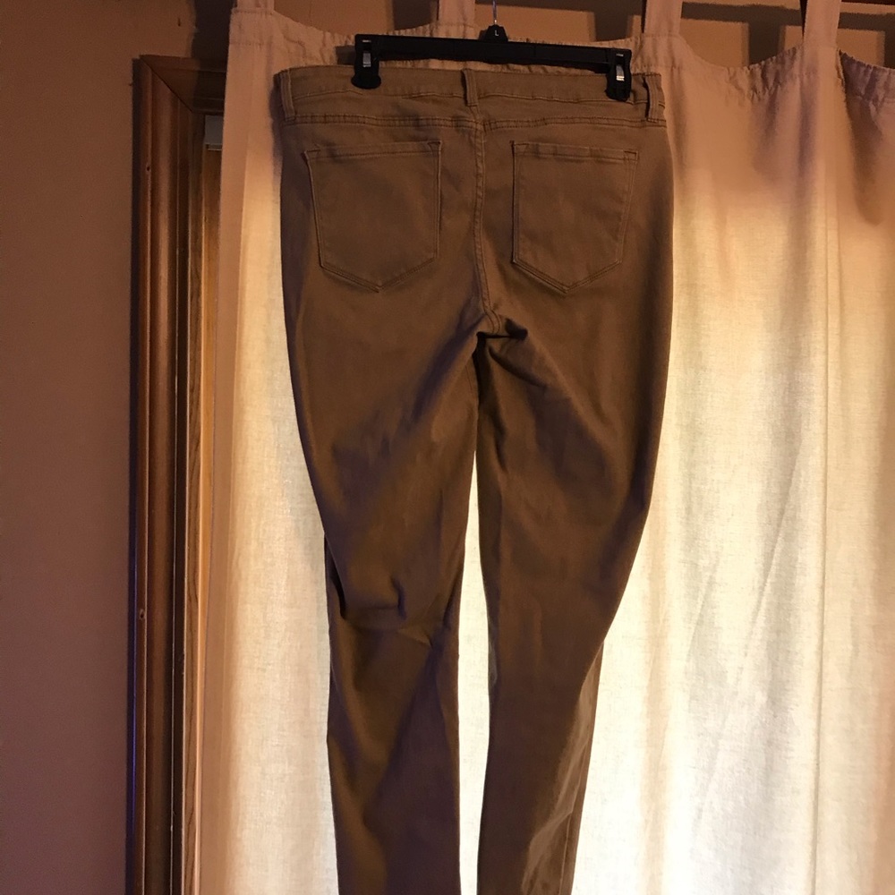 Khaki skinny pants